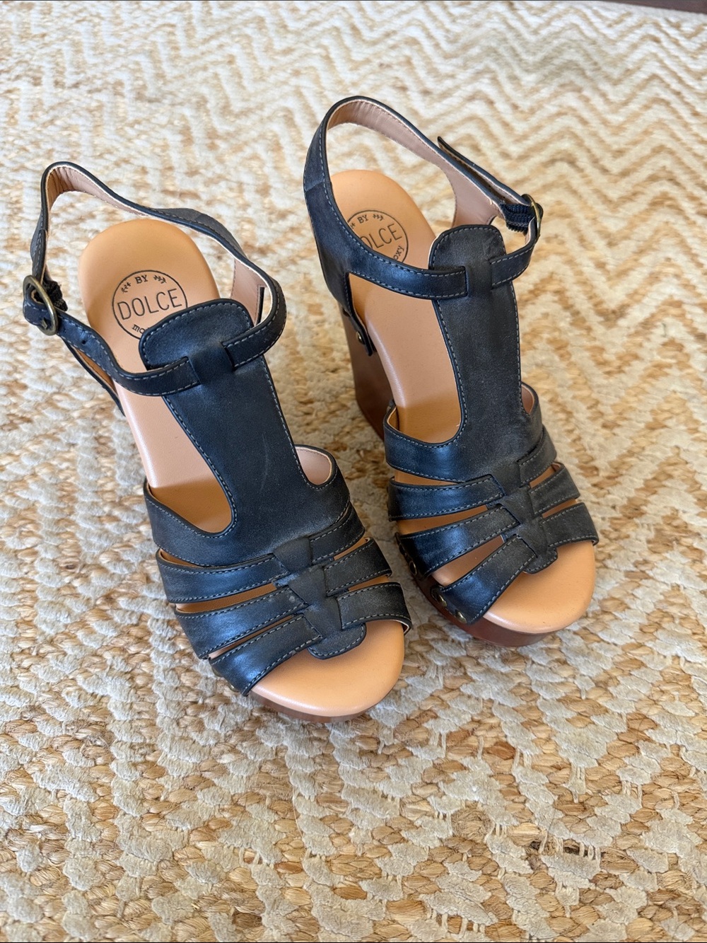 Platform sandals